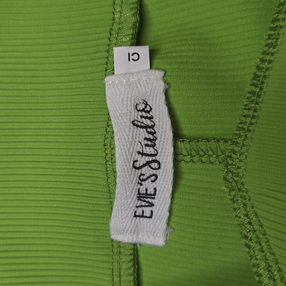 Evie's Studio Green Ribbed Crop Top and Shorts Set - Picture 3 of 7